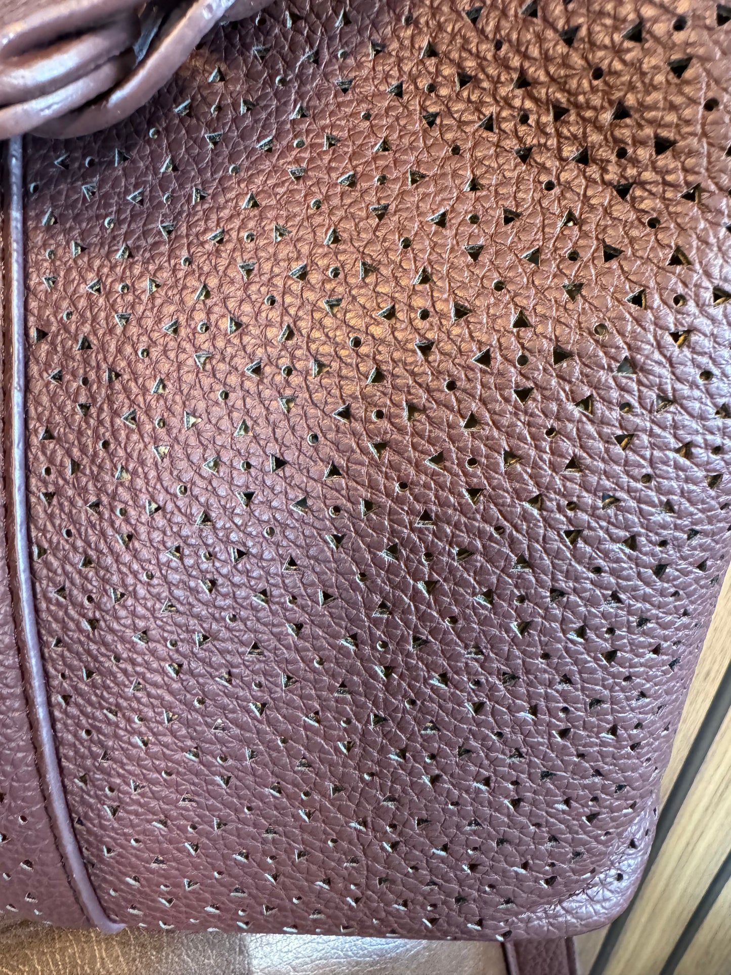 Lottie cut out detail handbag