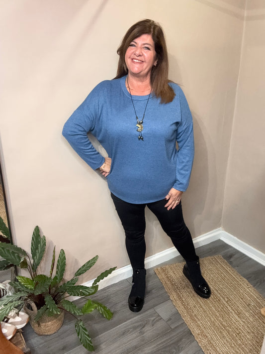 Ria Basic crew knit top