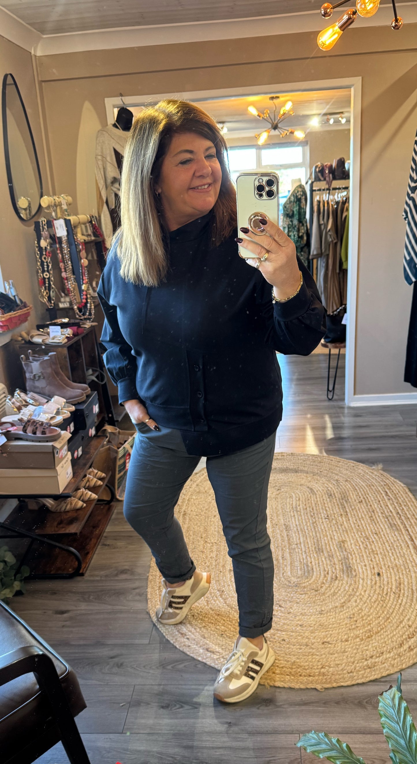 Bobbie Goose Island button sweat top